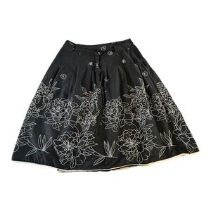 Zara Women's | White & Black Broderie Tie Lace‎ Embroidered Flared Mini Skirt L